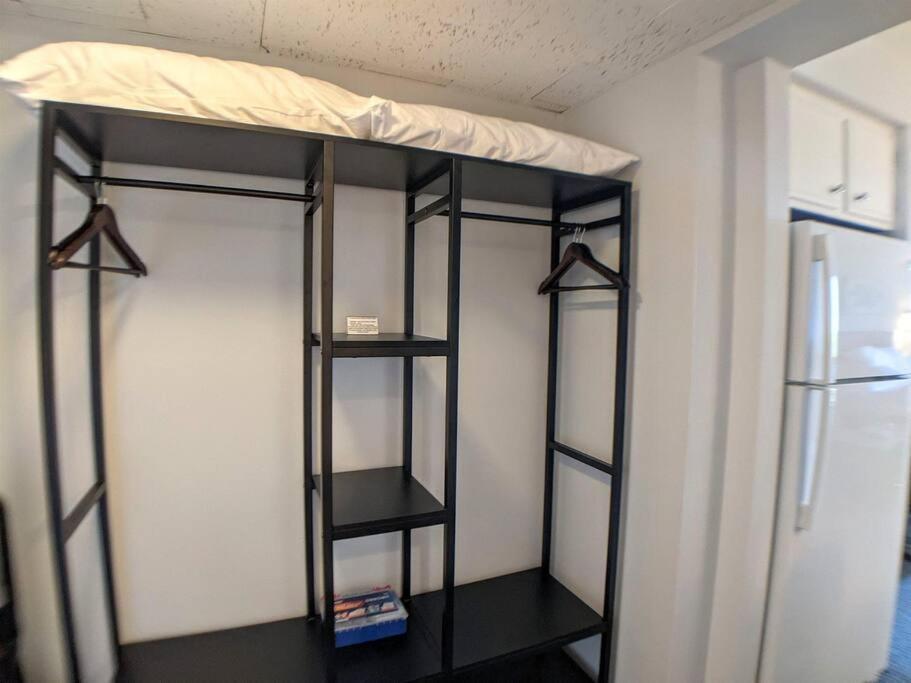 Cute Cedar Lodge Studio With Balcony & Lake Views! Laconia Exterior foto